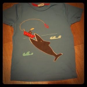 Mini Boden shark top size 4-5Y